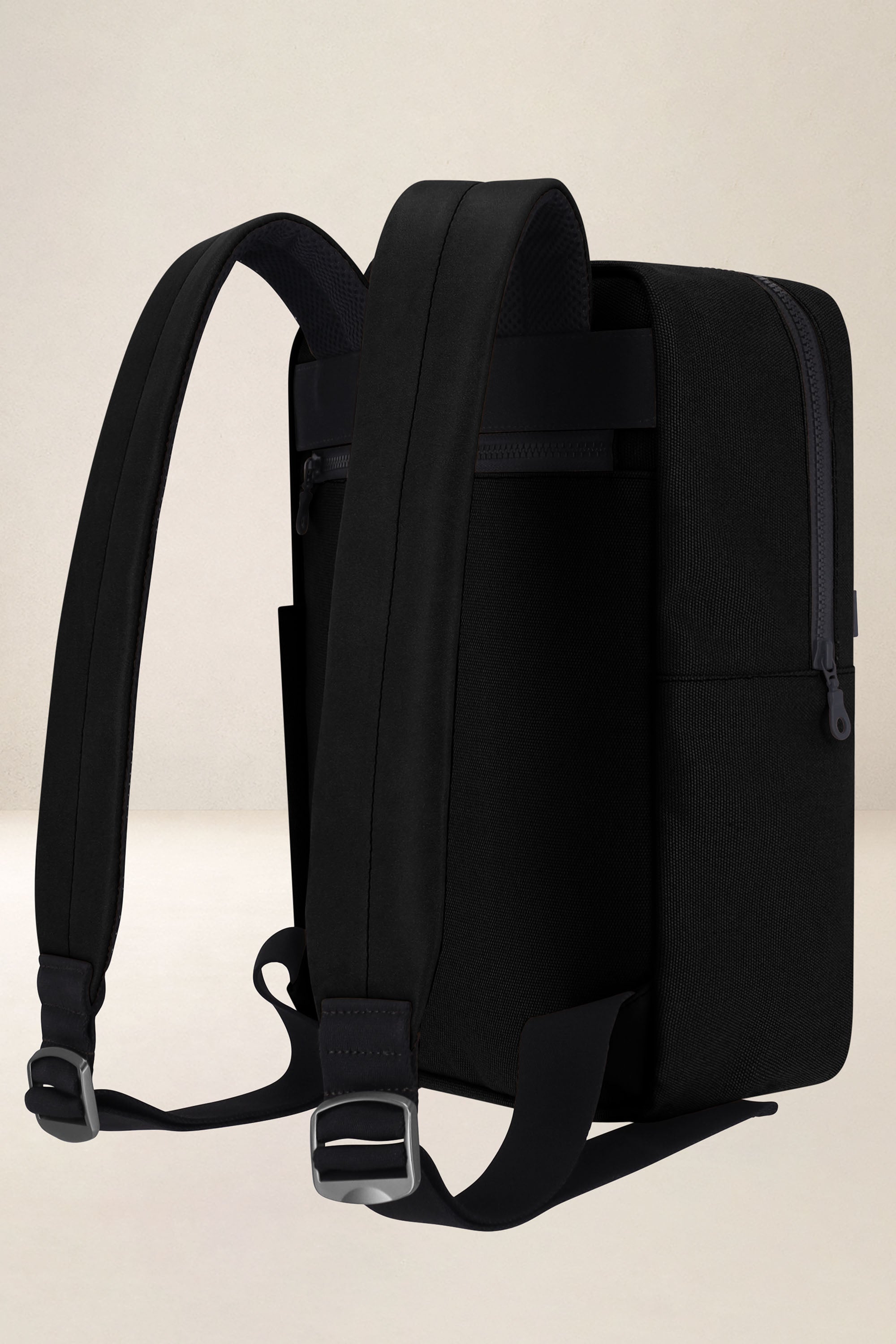 les-ateliers-four-s-aristote-r455-sac-dos-cuir-noir-homme image 8