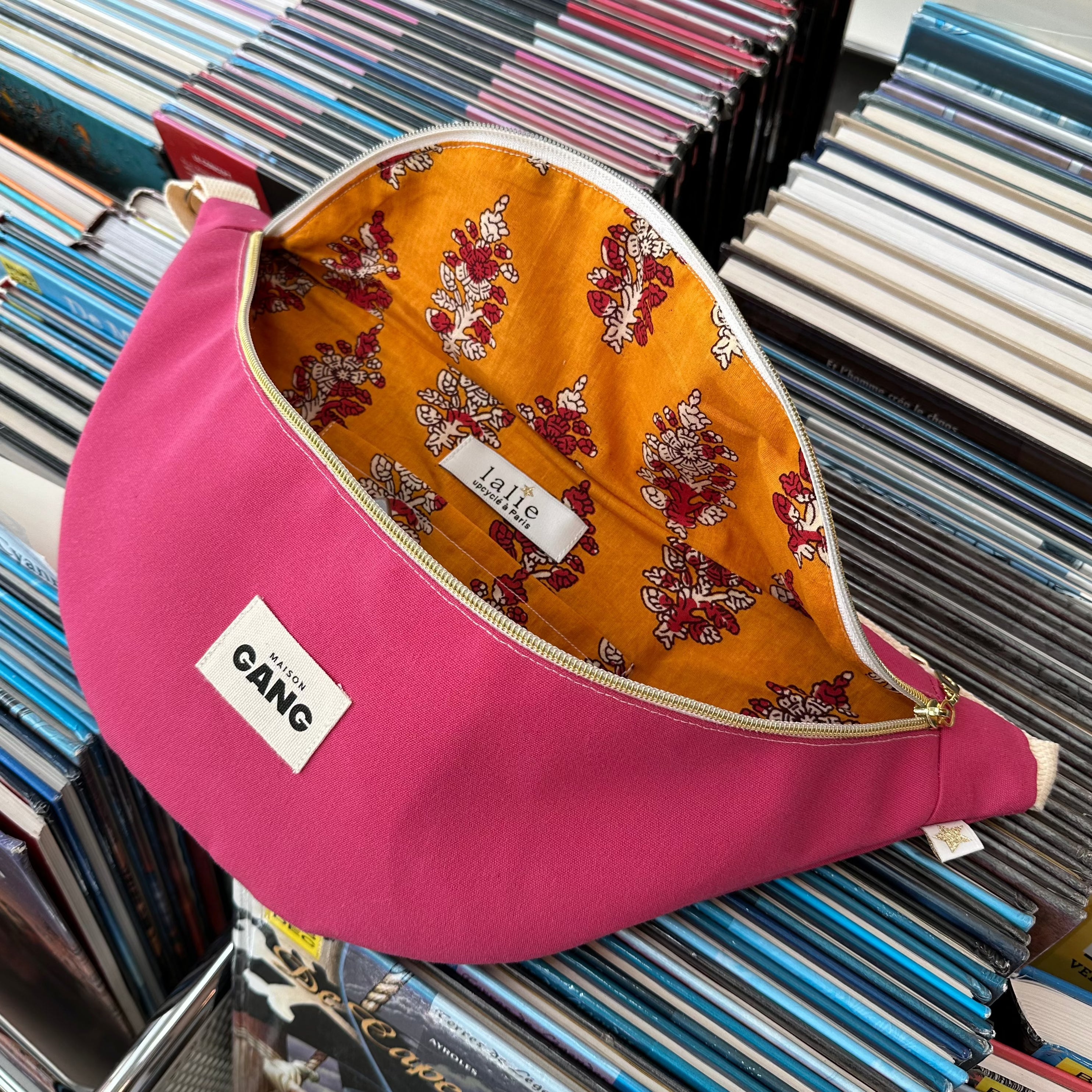 maison-gang-sac-banane-upcycl-rose-zip-dor image 2