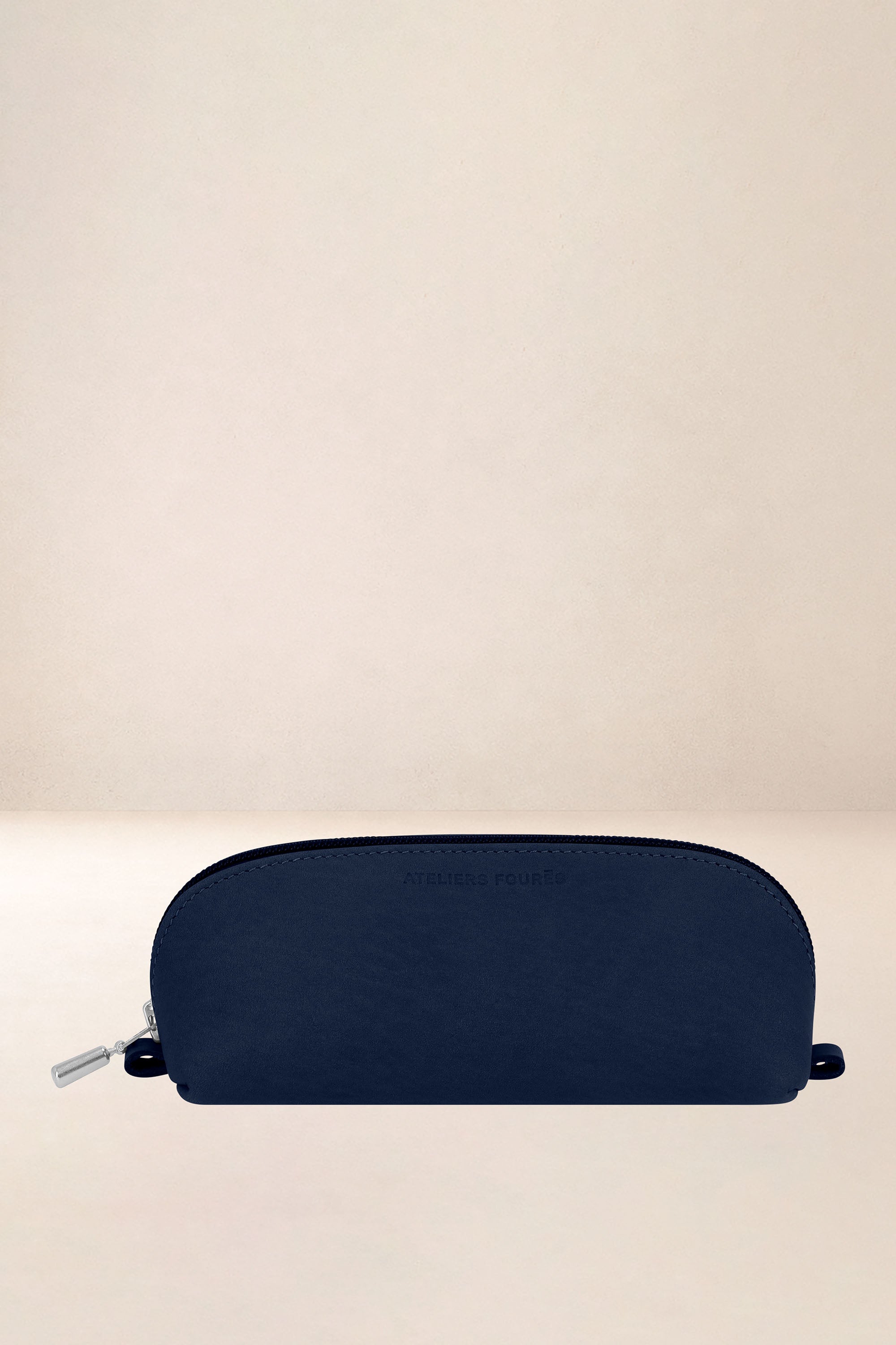 les-ateliers-four-s-ph-b-trousse-cuir-lionne-grand-angle image 4