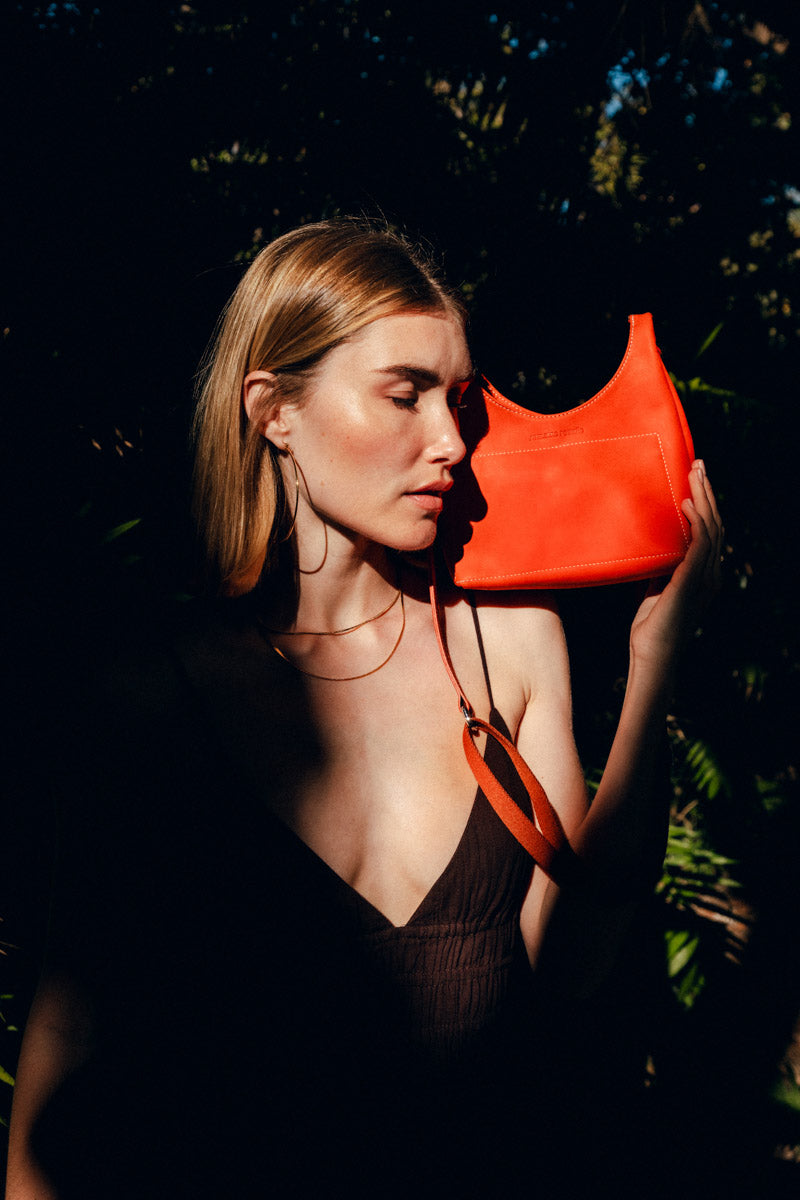 les-ateliers-four-s-amazone-sac-mini-cuir-orange-confite image 3
