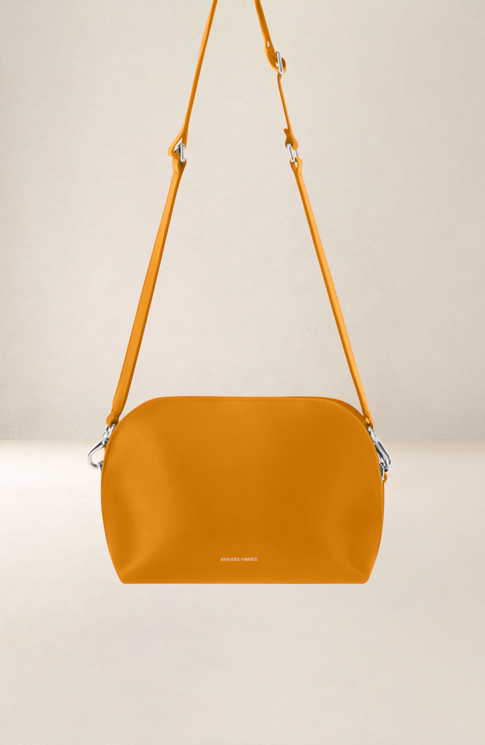 les-ateliers-four-s-odyss-e-sac-bandouli-re-fauve-cuir image 1