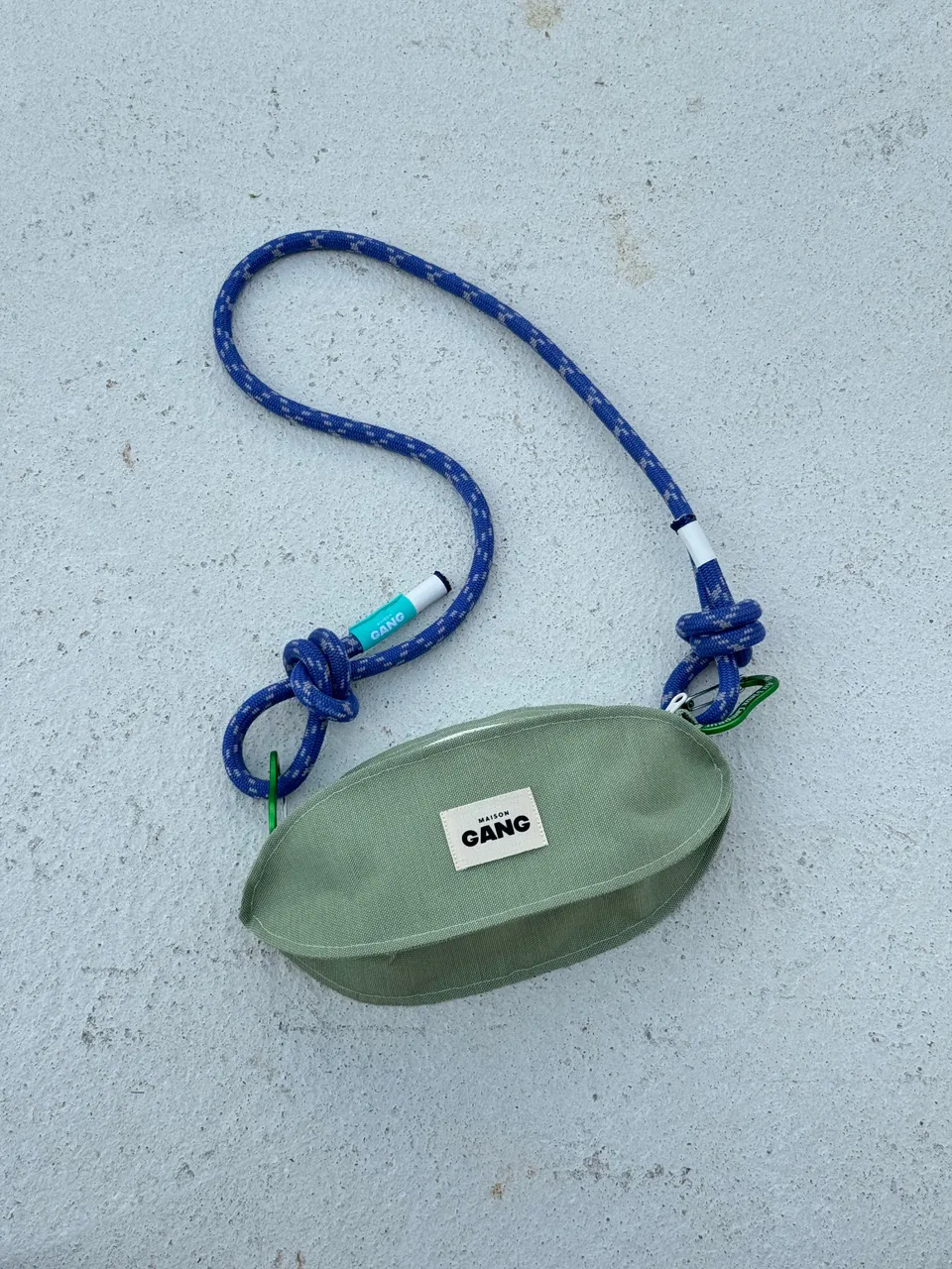 maison-gang-pistache-sac-ballon-upcycl-vert-sangle-bleue image 1