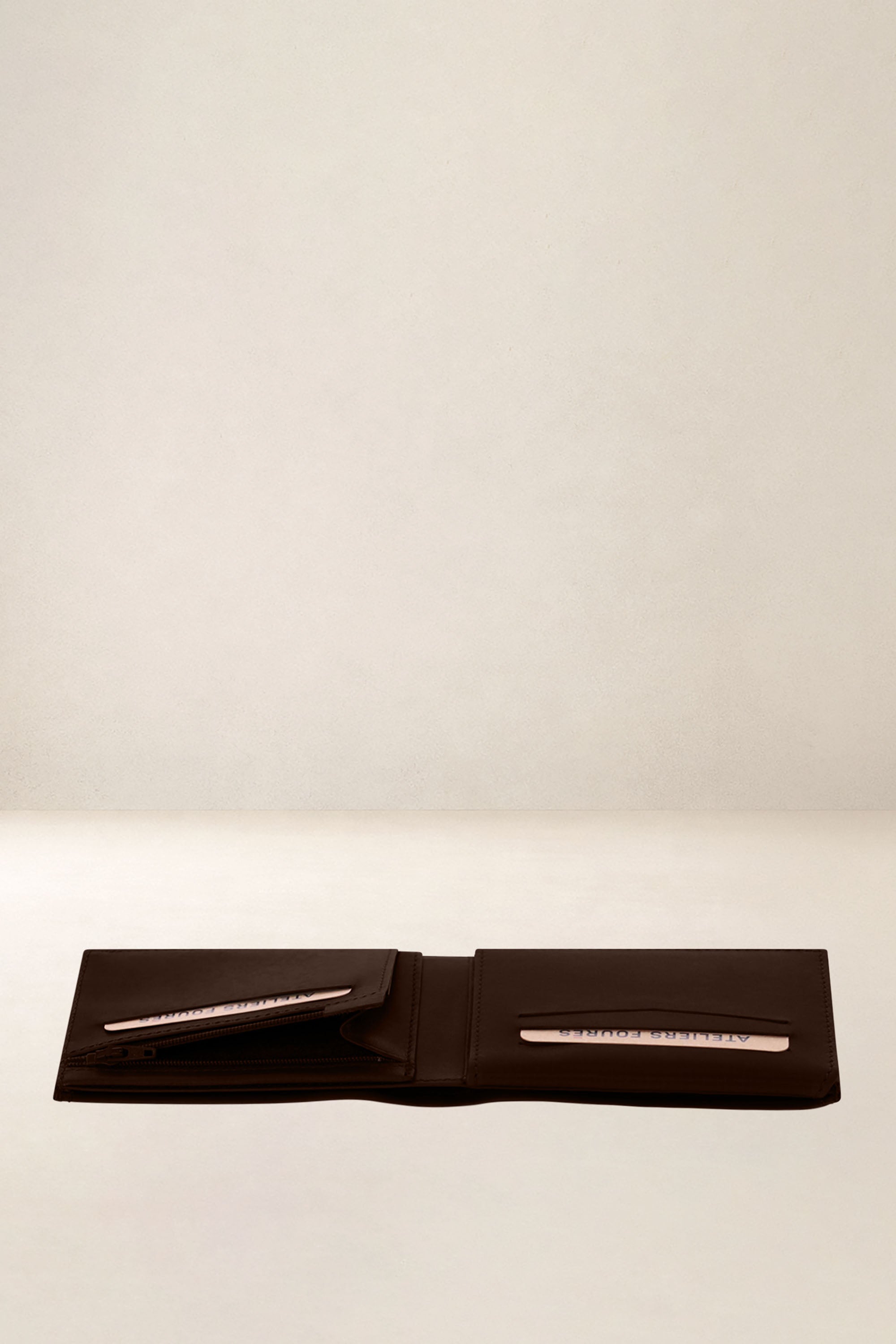 les-ateliers-four-s-platon-portefeuille-rabat-maquis-cuir-lisse image 6