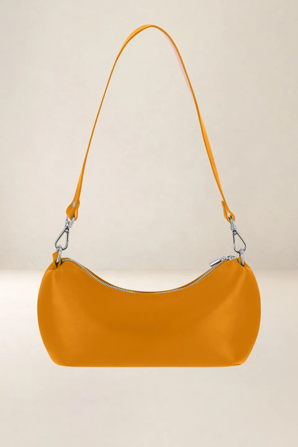 les-ateliers-four-s-h-cate-sac-demi-lune-cuir-fauve image 1