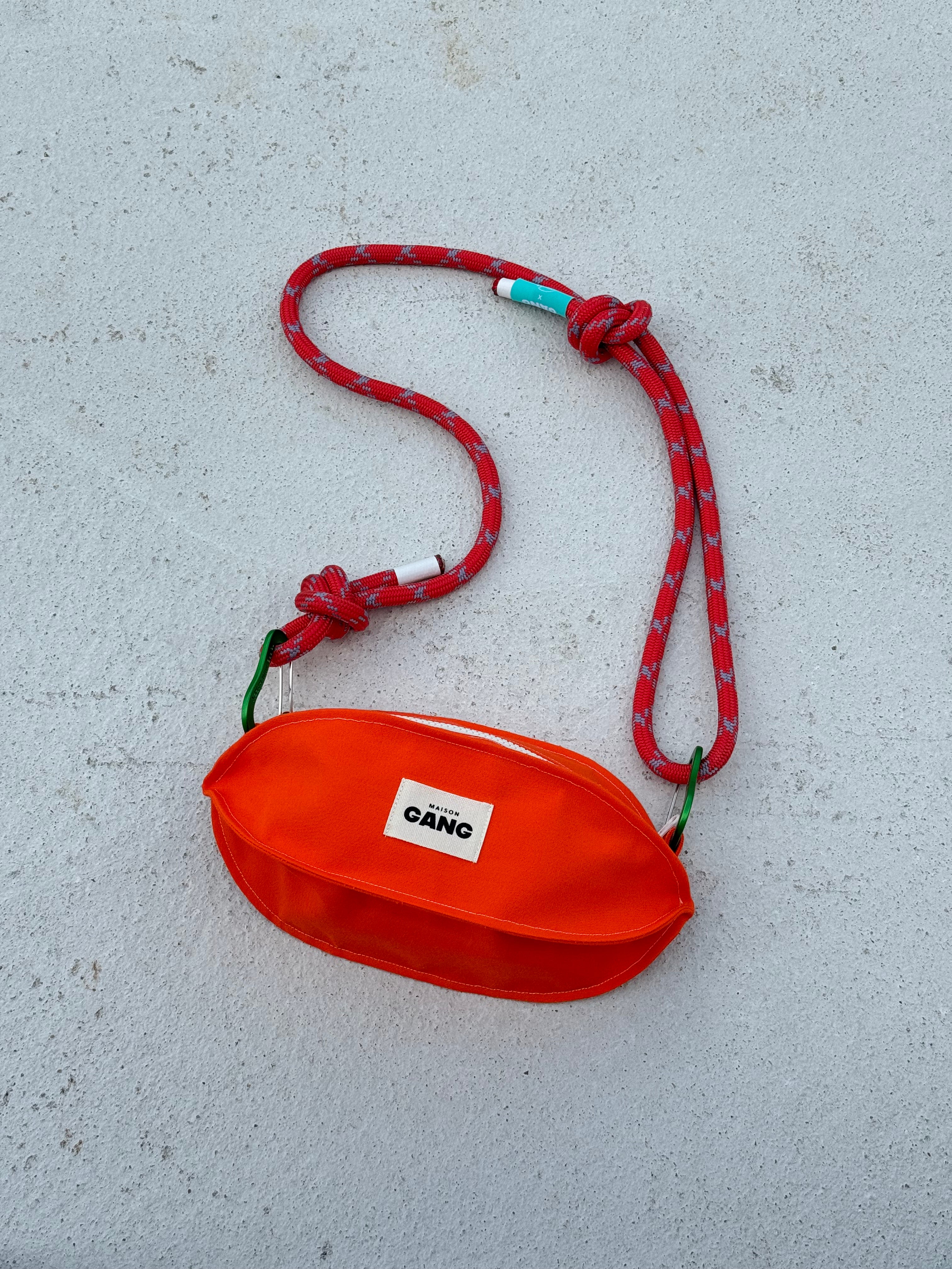 maison-gang-sacs-ballon-bowie-sac-orange-sangle-bleue image 2