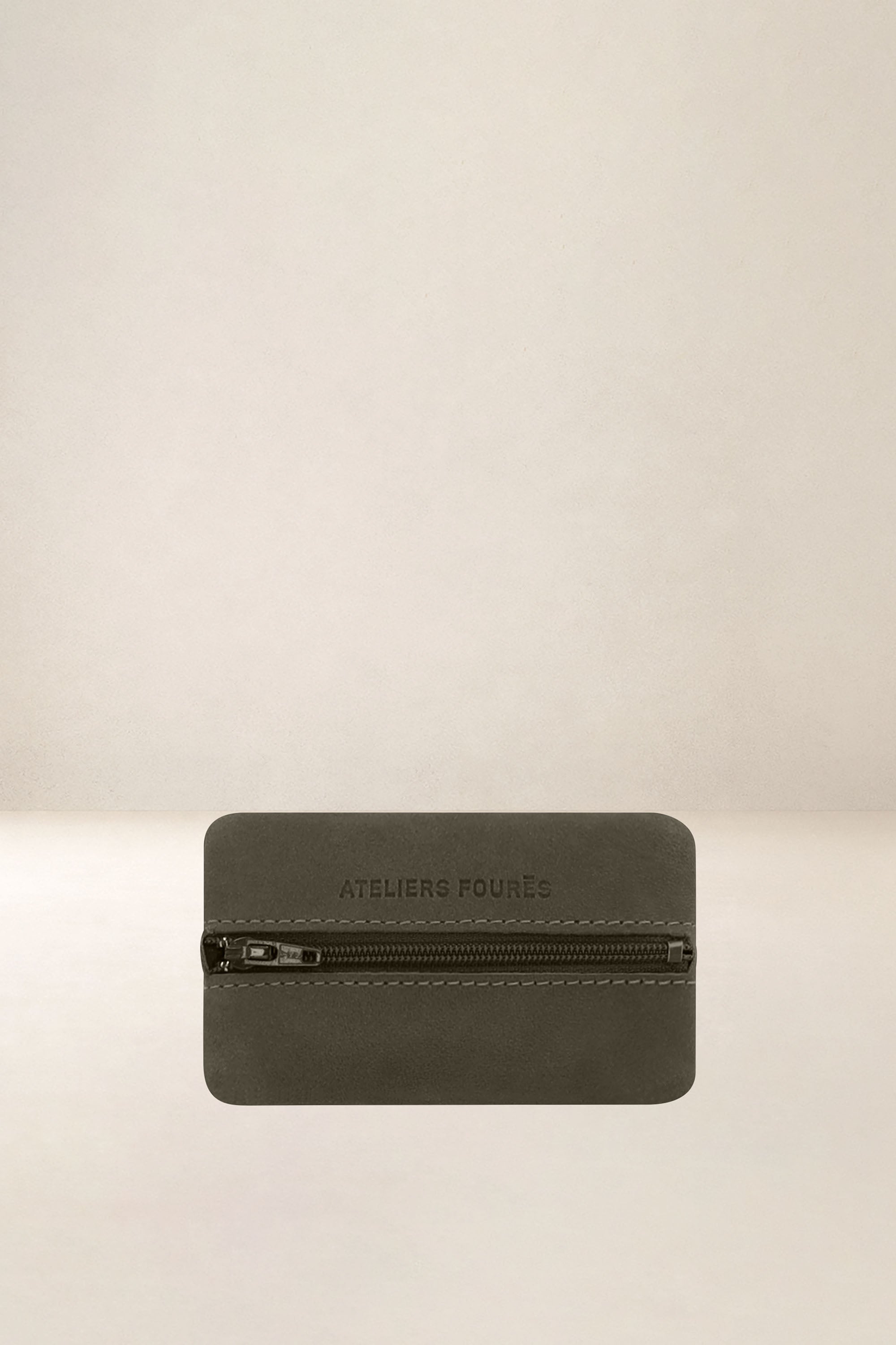 les-ateliers-four-s-hector-porte-monnaie-orange-confite-plat image 4