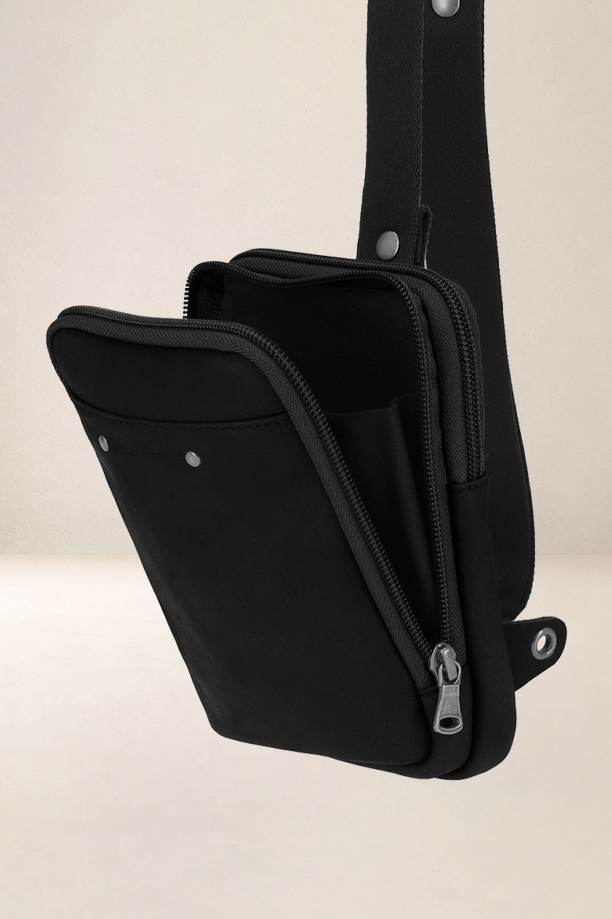 les-ateliers-four-s-orion-9168-pochette-cuir-cognac-holster image 4