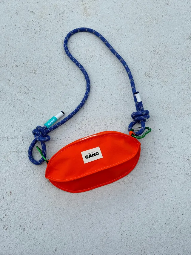 maison-gang-sacs-ballon-bowie-sac-orange-sangle-bleue image 1