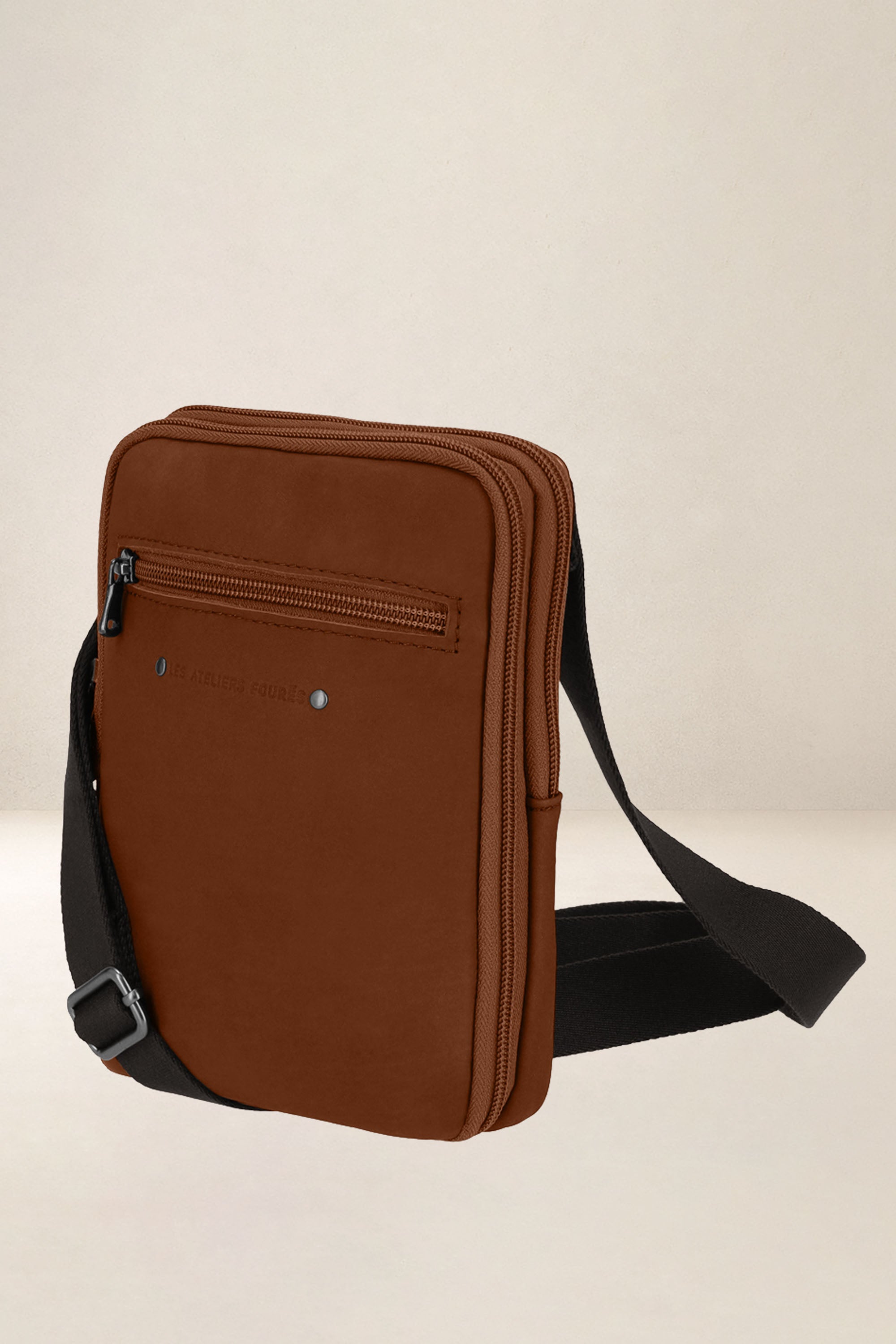les-ateliers-four-s-damas-ne-sacoche-cuir-cognac image 7