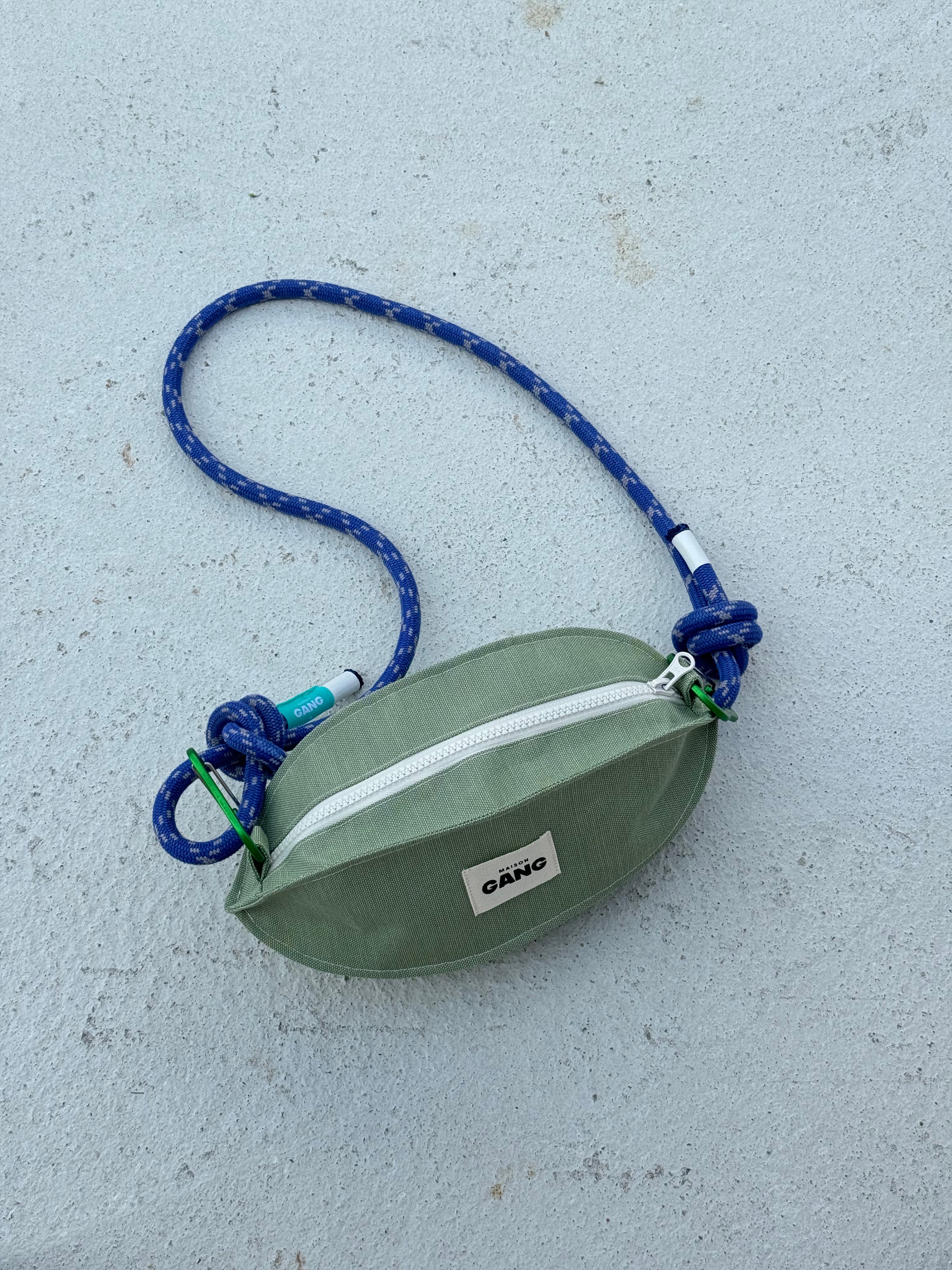 maison-gang-pistache-sac-ballon-upcycl-vert-sangle-bleue image 3