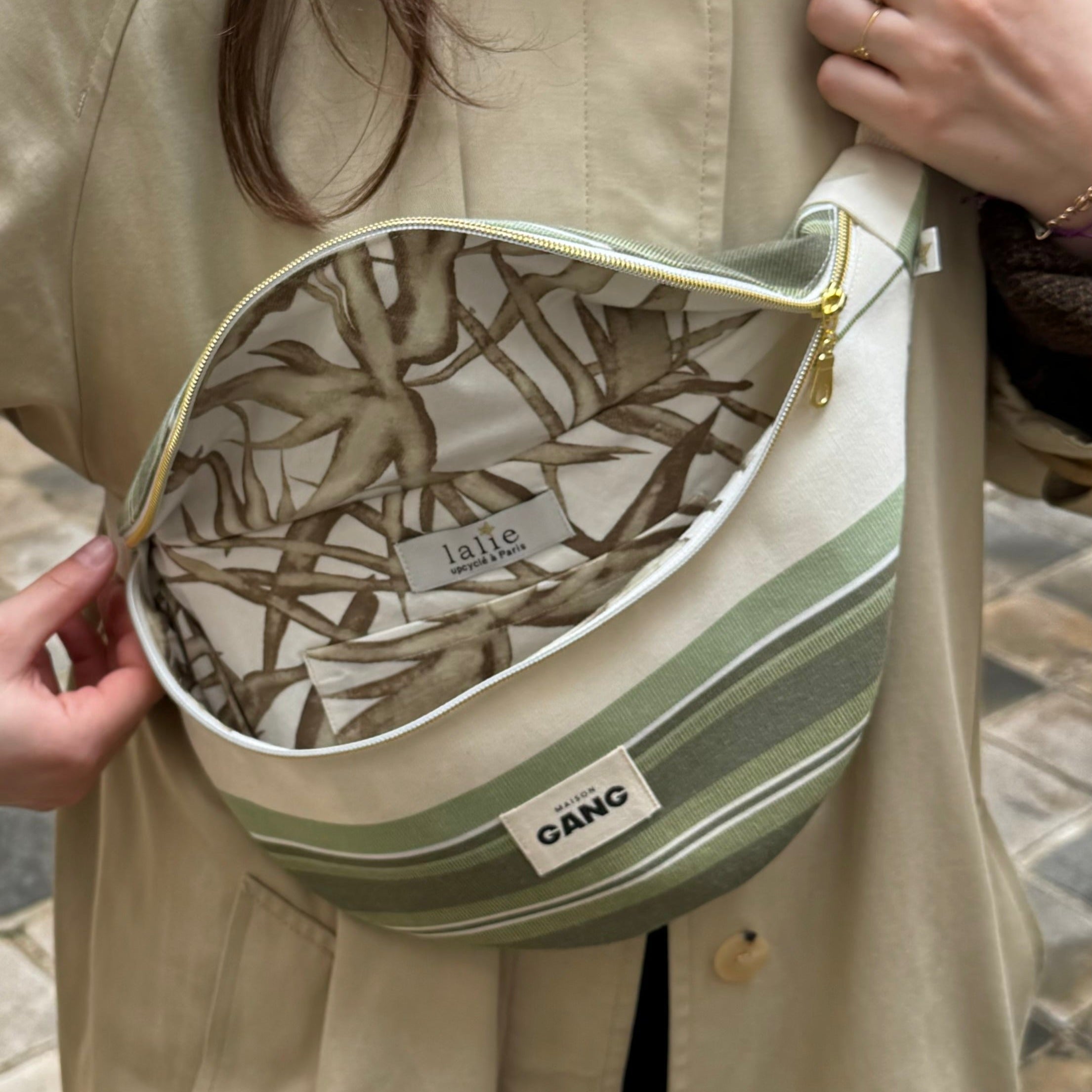 maison-gang-sac-banane-upcycl-ray-vert-zip-dor image 2