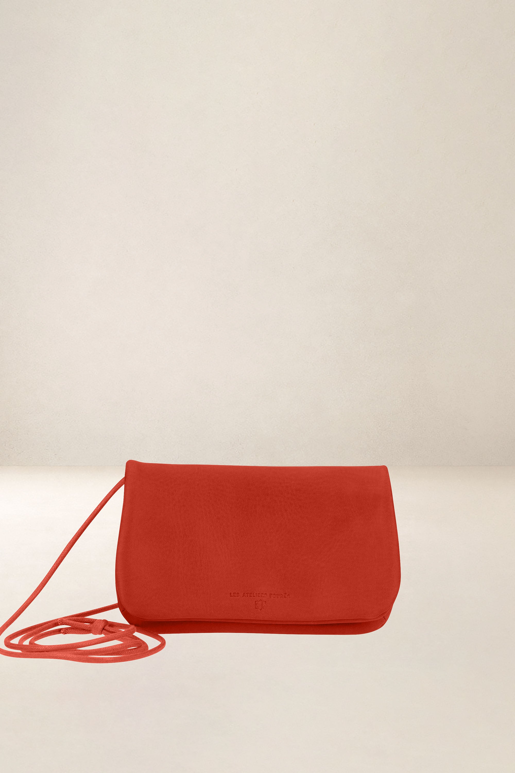 les-ateliers-four-s-cassandre-b96-pochette-t-l-phone-orange image 3