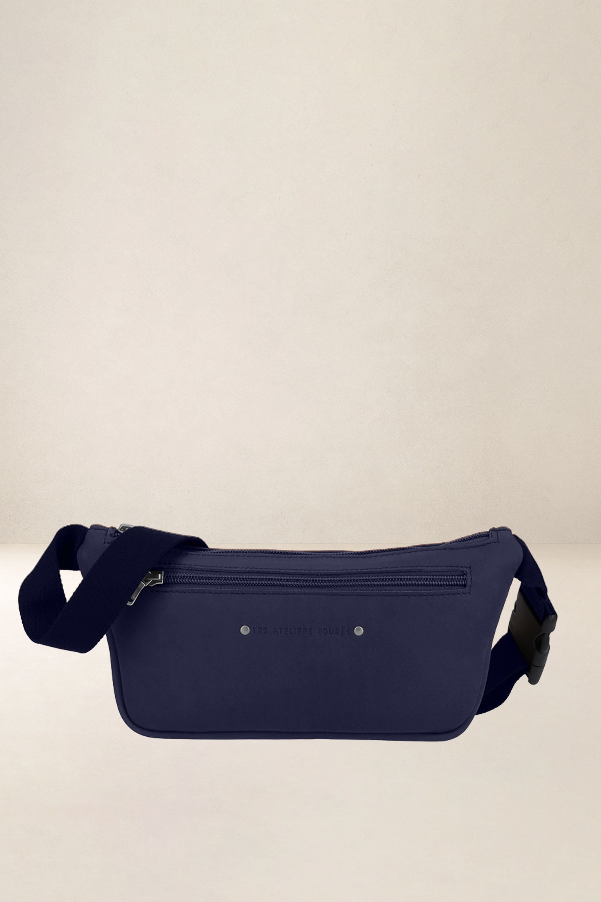 les-ateliers-four-s-our-a-9670-sac-banane-cuir-marine image 1