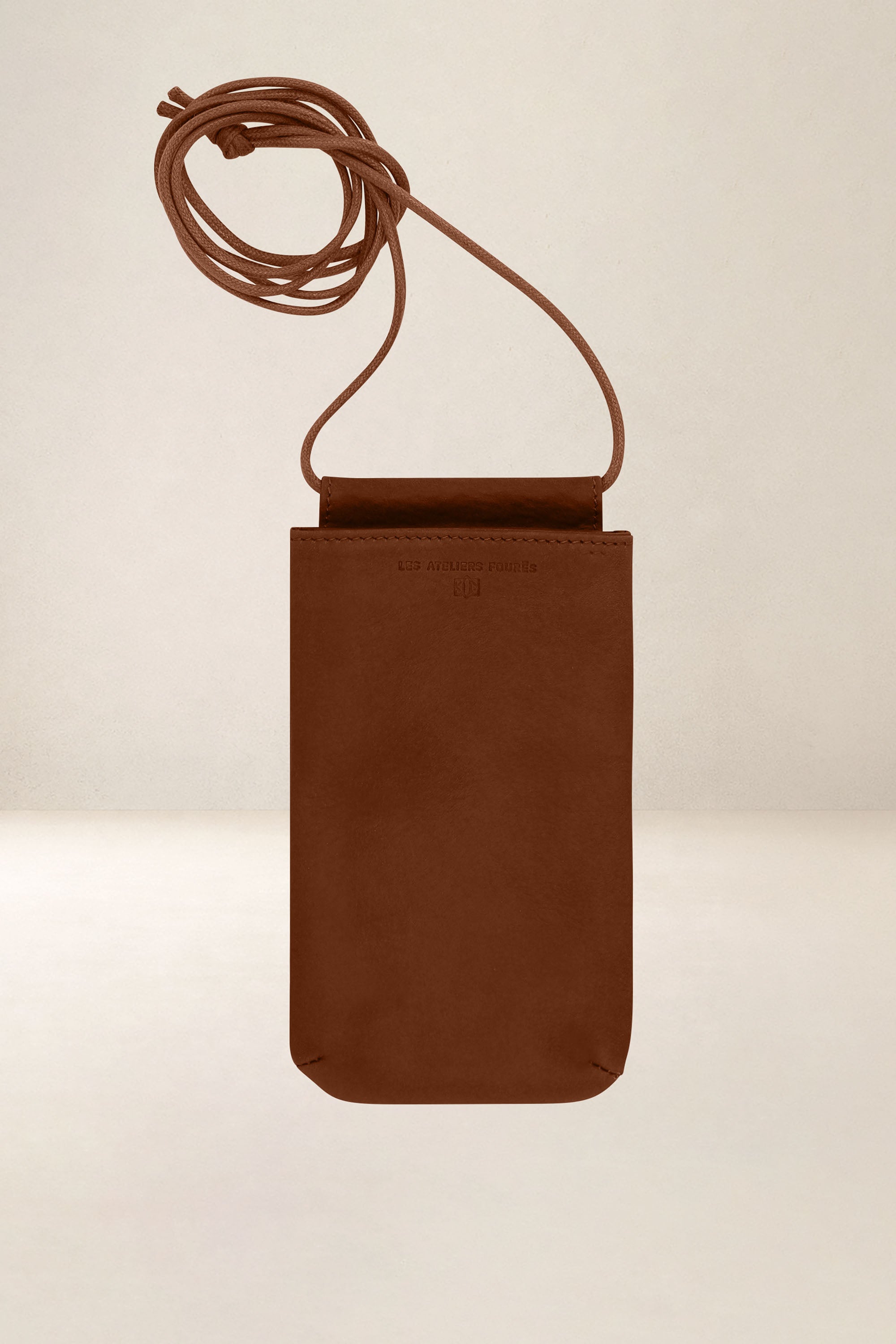 les-ateliers-four-s-circ-porte-t-l-phone-cuir-orange-confite image 1