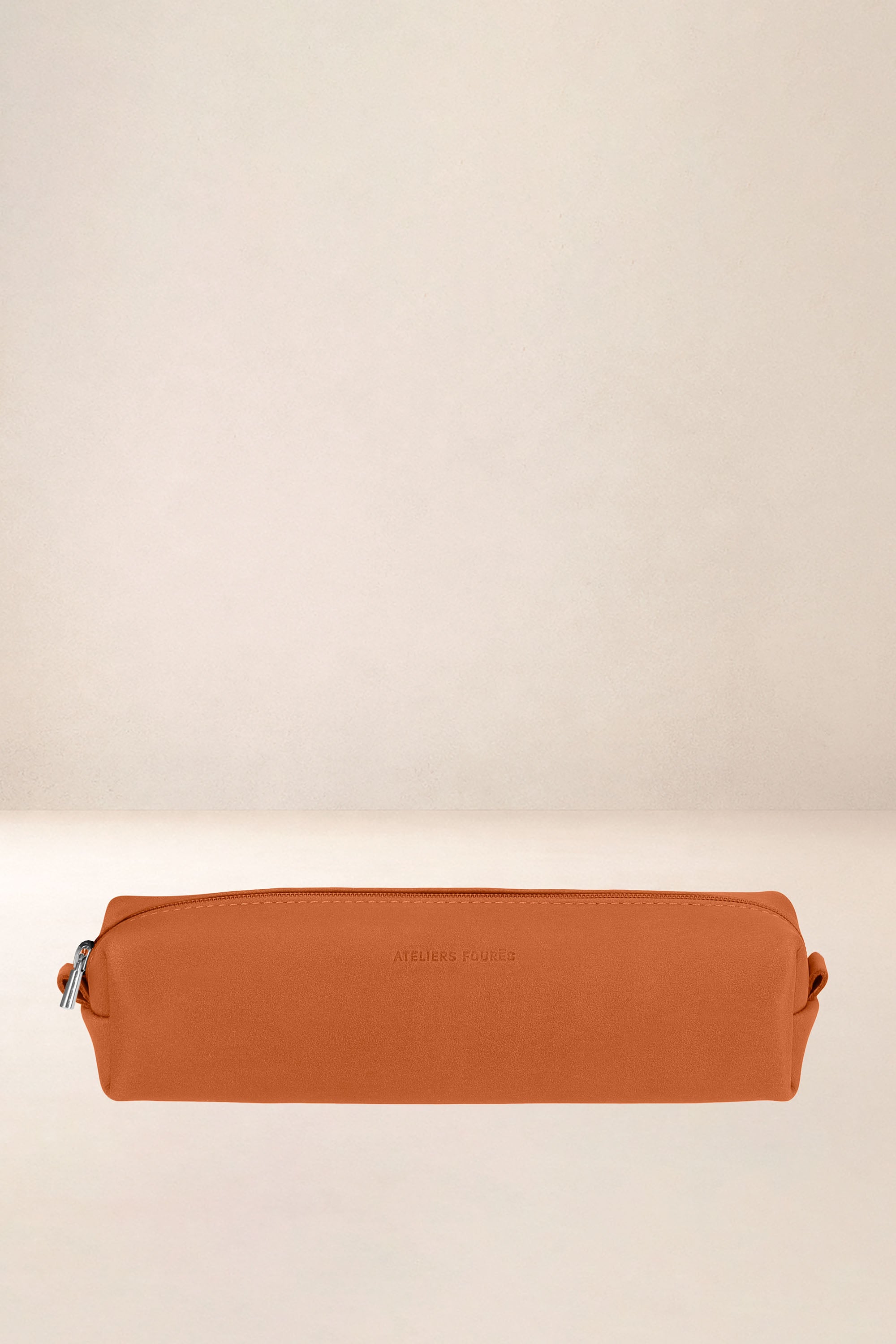 les-ateliers-four-s-dion-trousse-cuir-orange-confite image 4