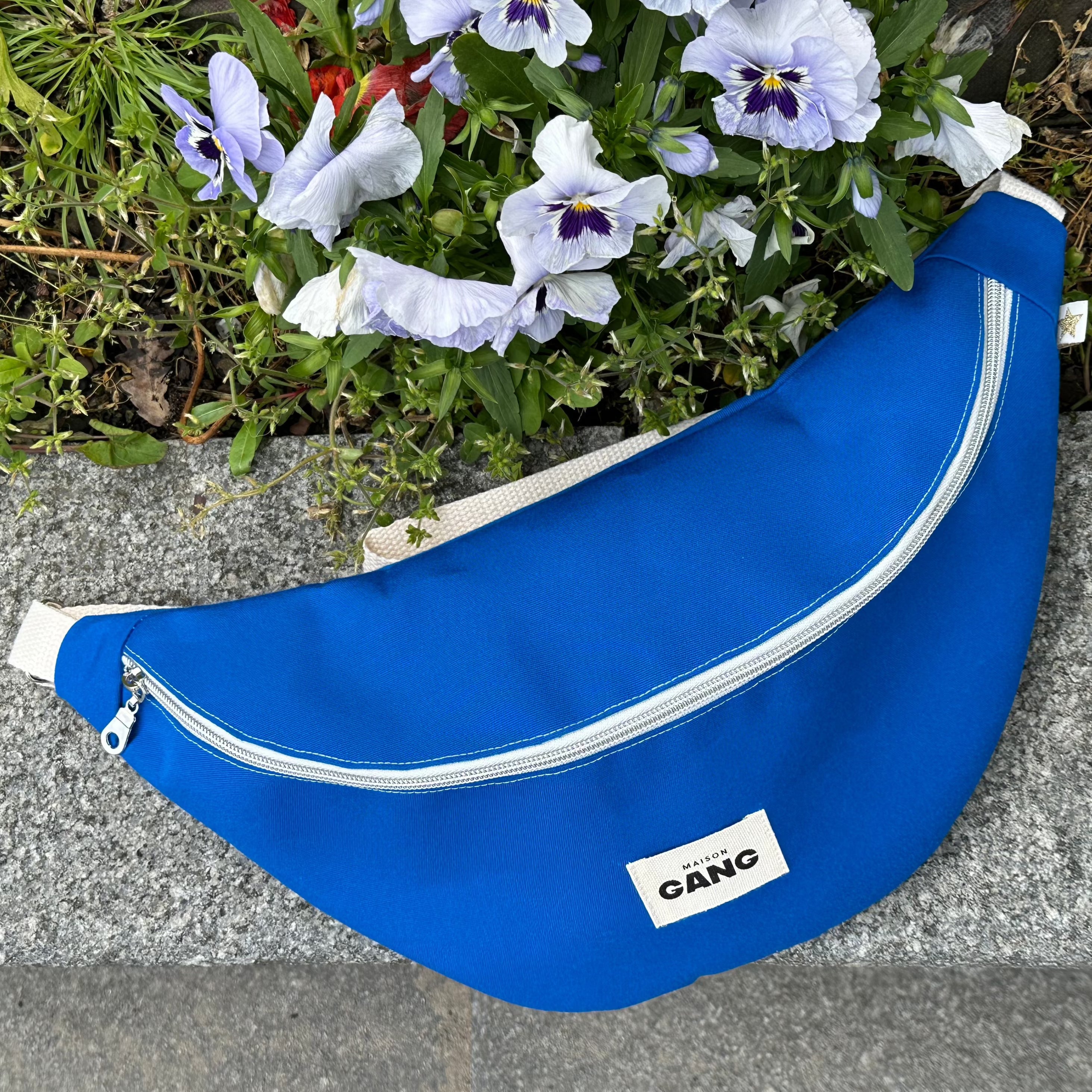 maison-gang-sac-banane-bleu-zip-dor-imperm-able image 3
